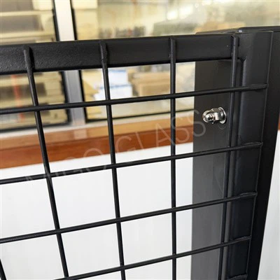 Oplocení padelového soudu Mesh